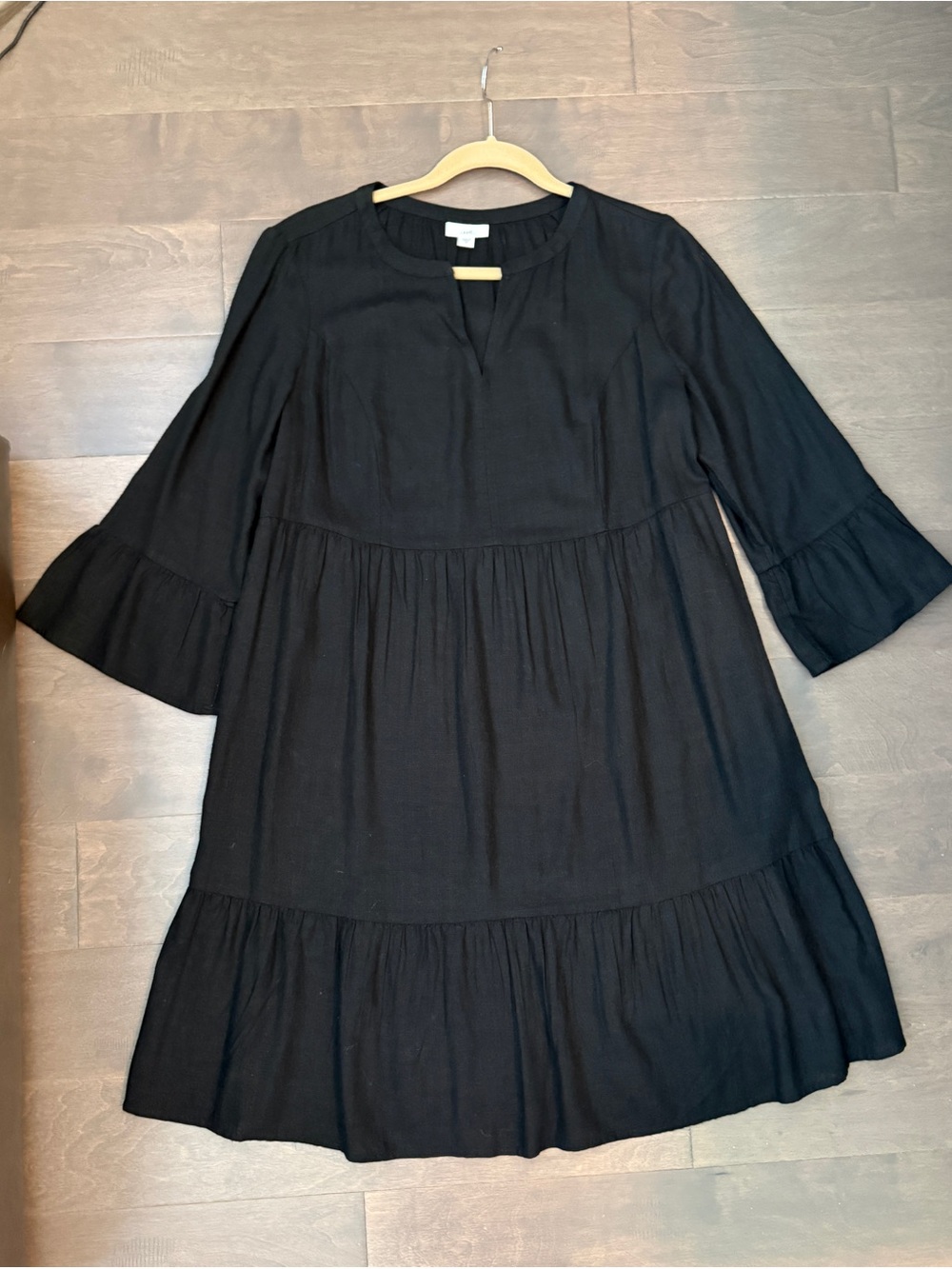 NWOT J. Jill Black Split-Neck Empire Waist Tiered Dress 3/4 Bell Sleeves Medium